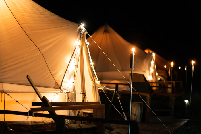 glamping l'art de profiter de nuit en harmonie avec la nature et le confort